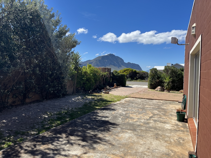 To Let 2 Bedroom Property for Rent in Bettys Bay Western Cape
